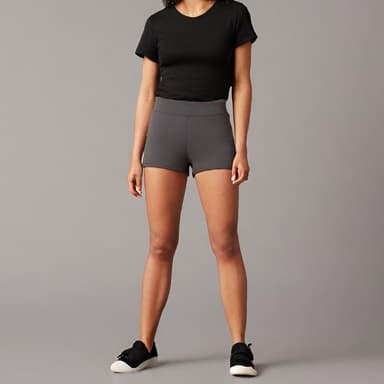 Stay comfortable and stylish with our Classic High-Waisted Athletic Shorts. Designed for optimal movement and versatility, these shorts are a must-have for your workout wardrobe. Featuring a figure-flattering high waist, breathable fabric, and a secure fit that ensures they stay in place during any activity, these shorts are perfect for the gym, running, or even just casual wear.